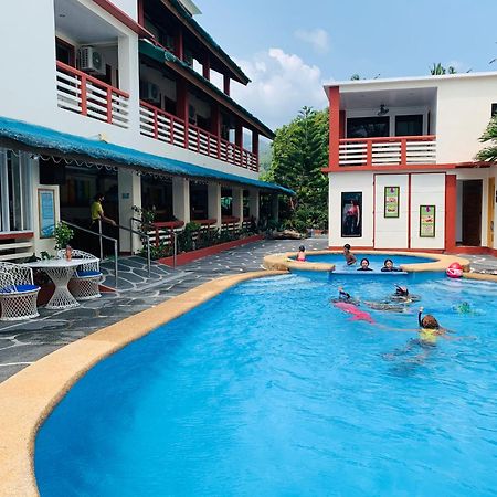 Badladz Staycation Condos Puerto Galera Eksteriør bilde