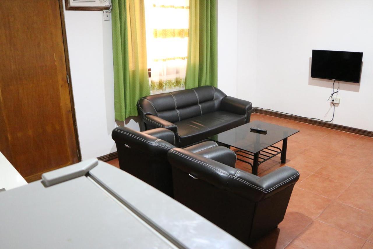 Badladz Staycation Condos Puerto Galera Eksteriør bilde