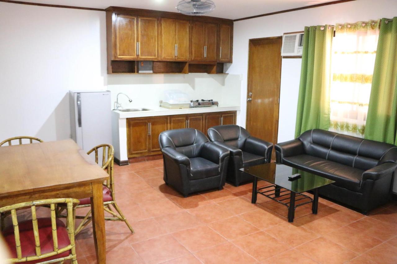 Badladz Staycation Condos Puerto Galera Eksteriør bilde