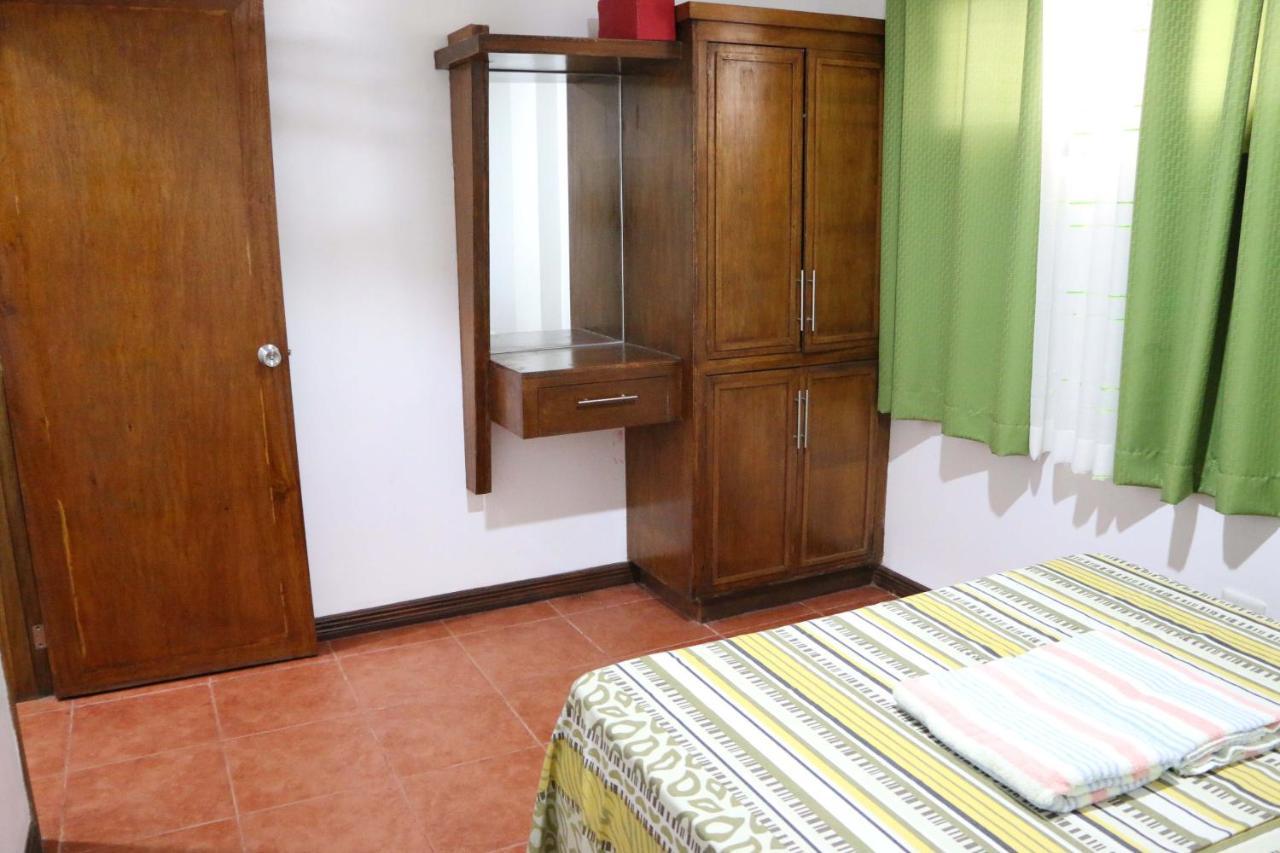 Badladz Staycation Condos Puerto Galera Eksteriør bilde