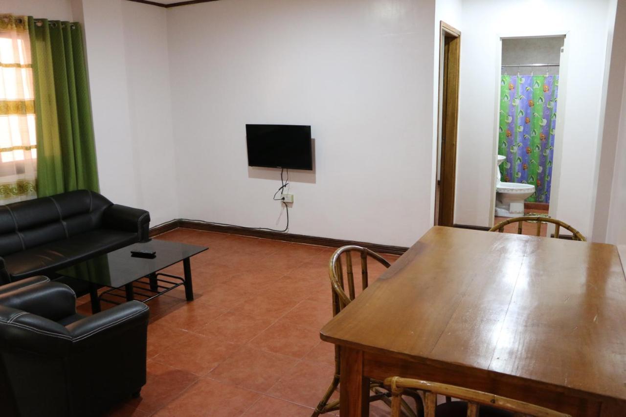 Badladz Staycation Condos Puerto Galera Eksteriør bilde