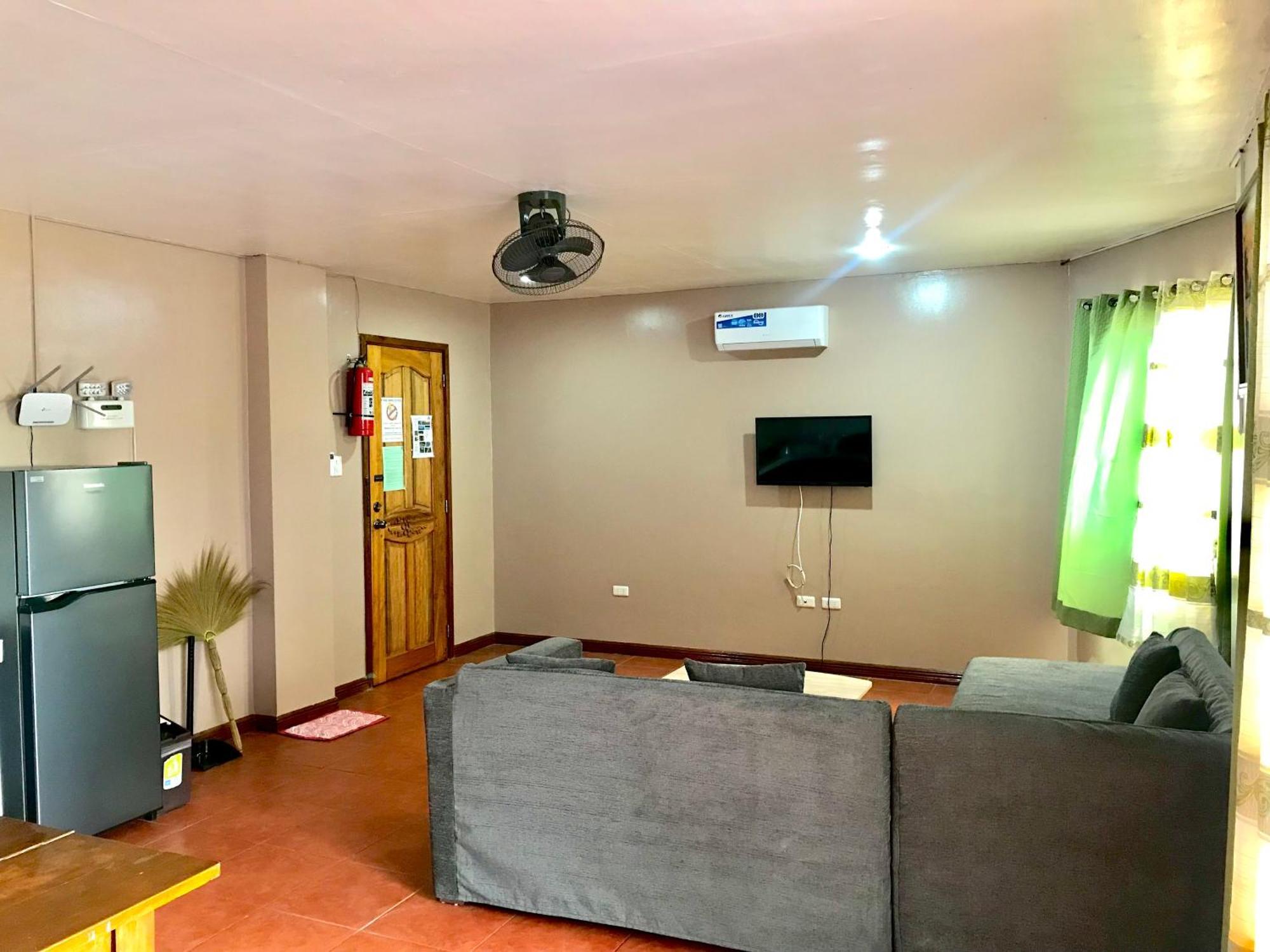 Badladz Staycation Condos Puerto Galera Eksteriør bilde
