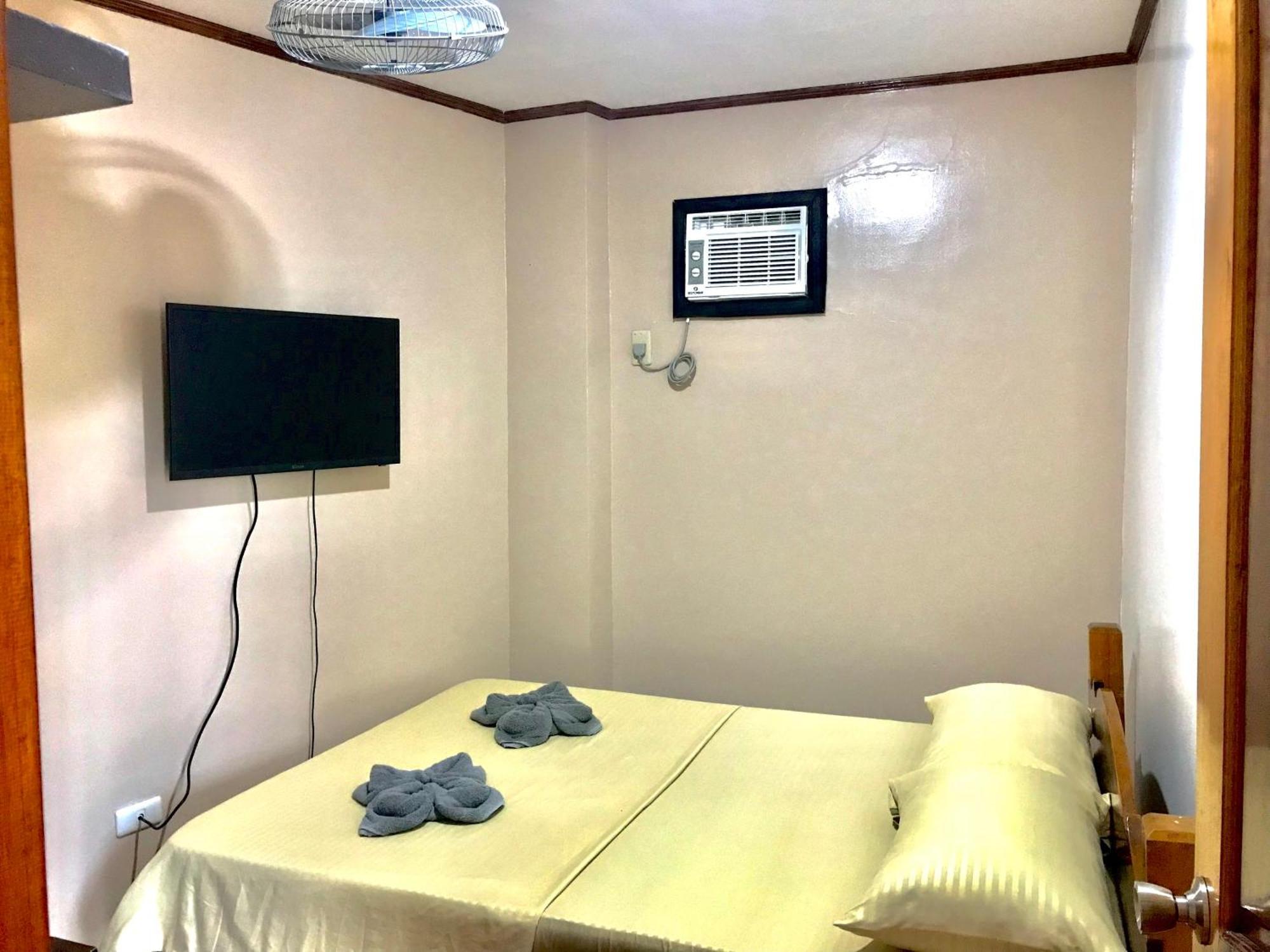 Badladz Staycation Condos Puerto Galera Eksteriør bilde