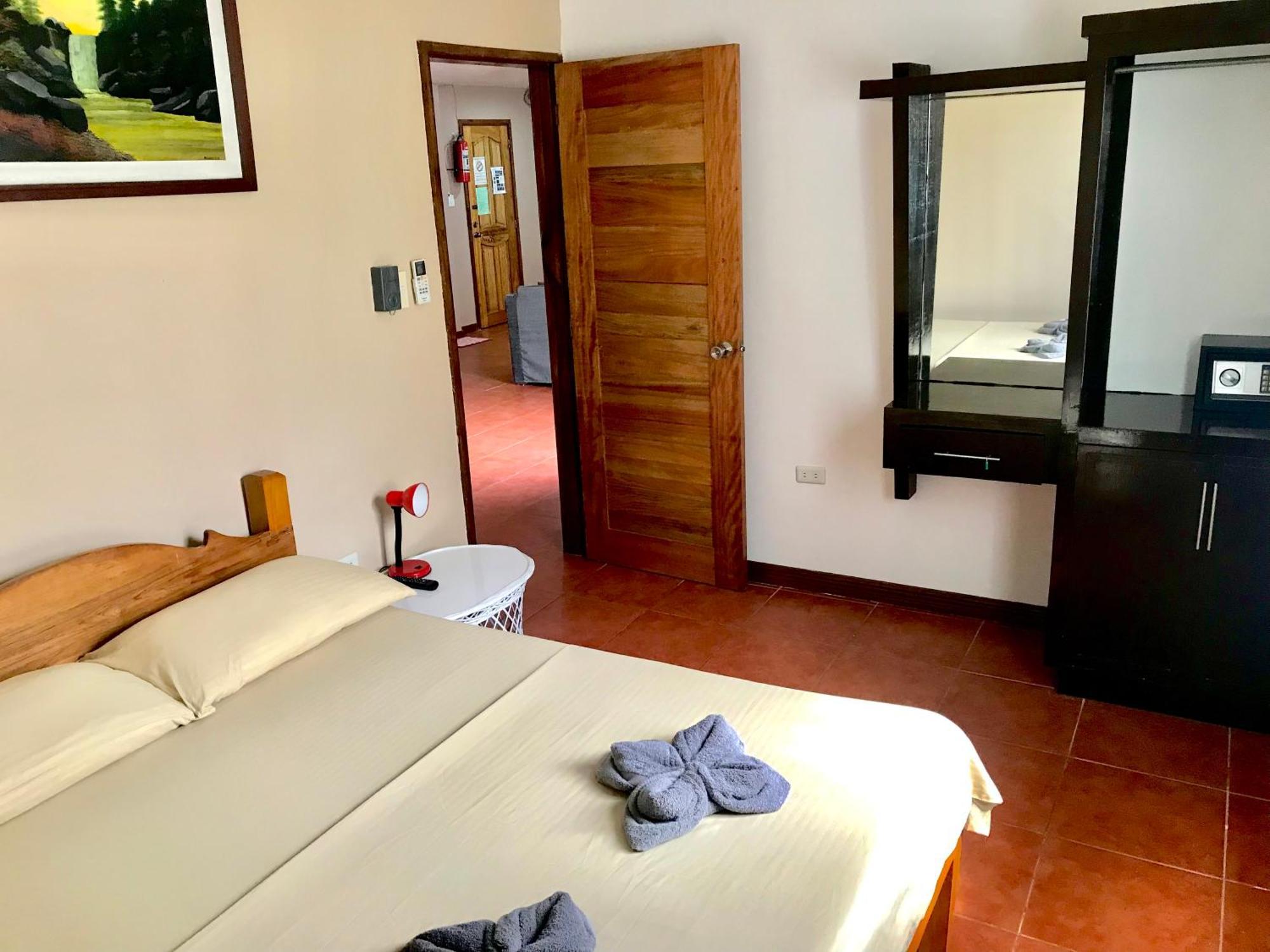 Badladz Staycation Condos Puerto Galera Eksteriør bilde