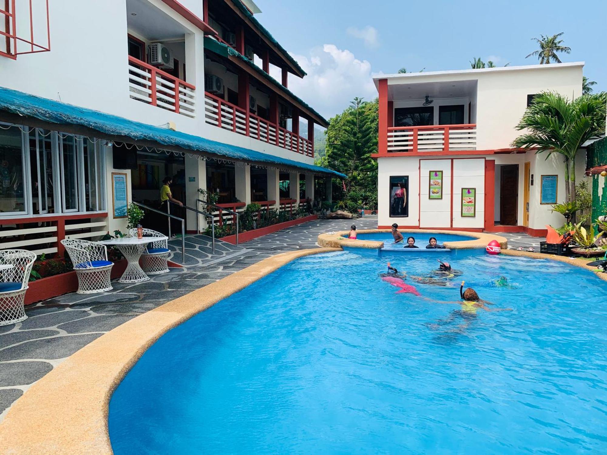 Badladz Staycation Condos Puerto Galera Eksteriør bilde