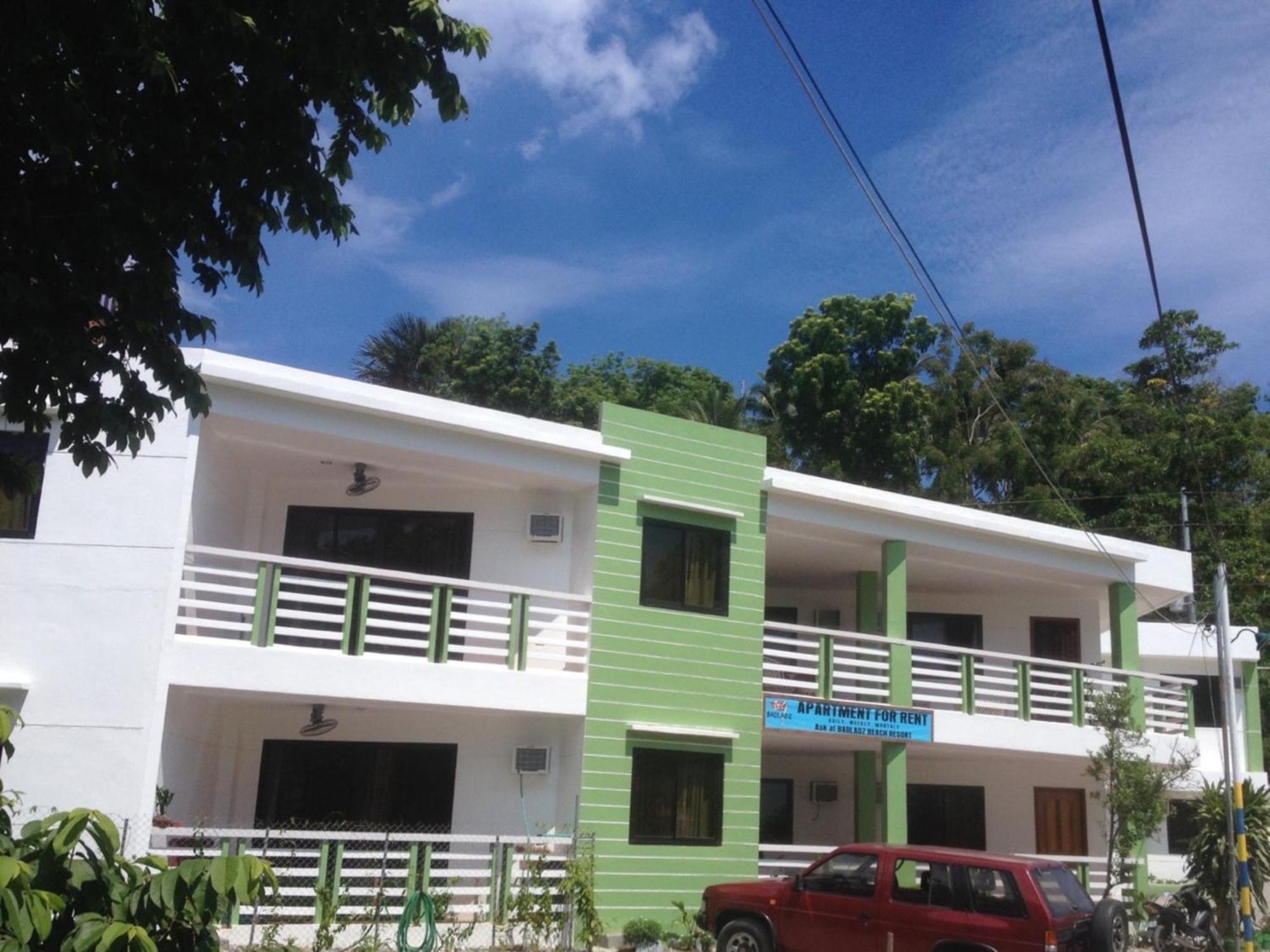 Badladz Staycation Condos Puerto Galera Eksteriør bilde