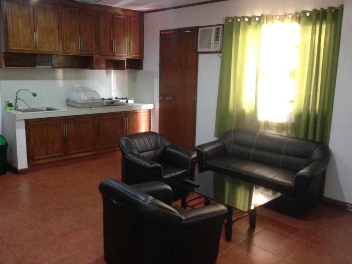 Badladz Staycation Condos Puerto Galera Eksteriør bilde