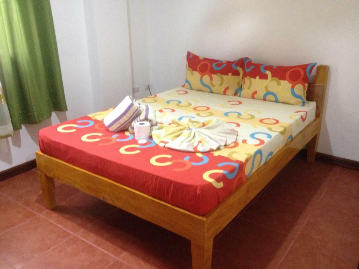 Badladz Staycation Condos Puerto Galera Eksteriør bilde